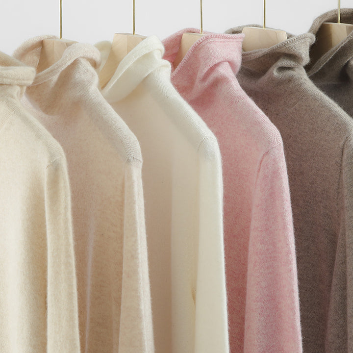 Women's wool turtleneck sweater, fitted