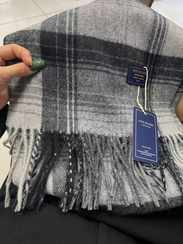 Classic checked scarf made of cashmere imitation, 180x32 cm