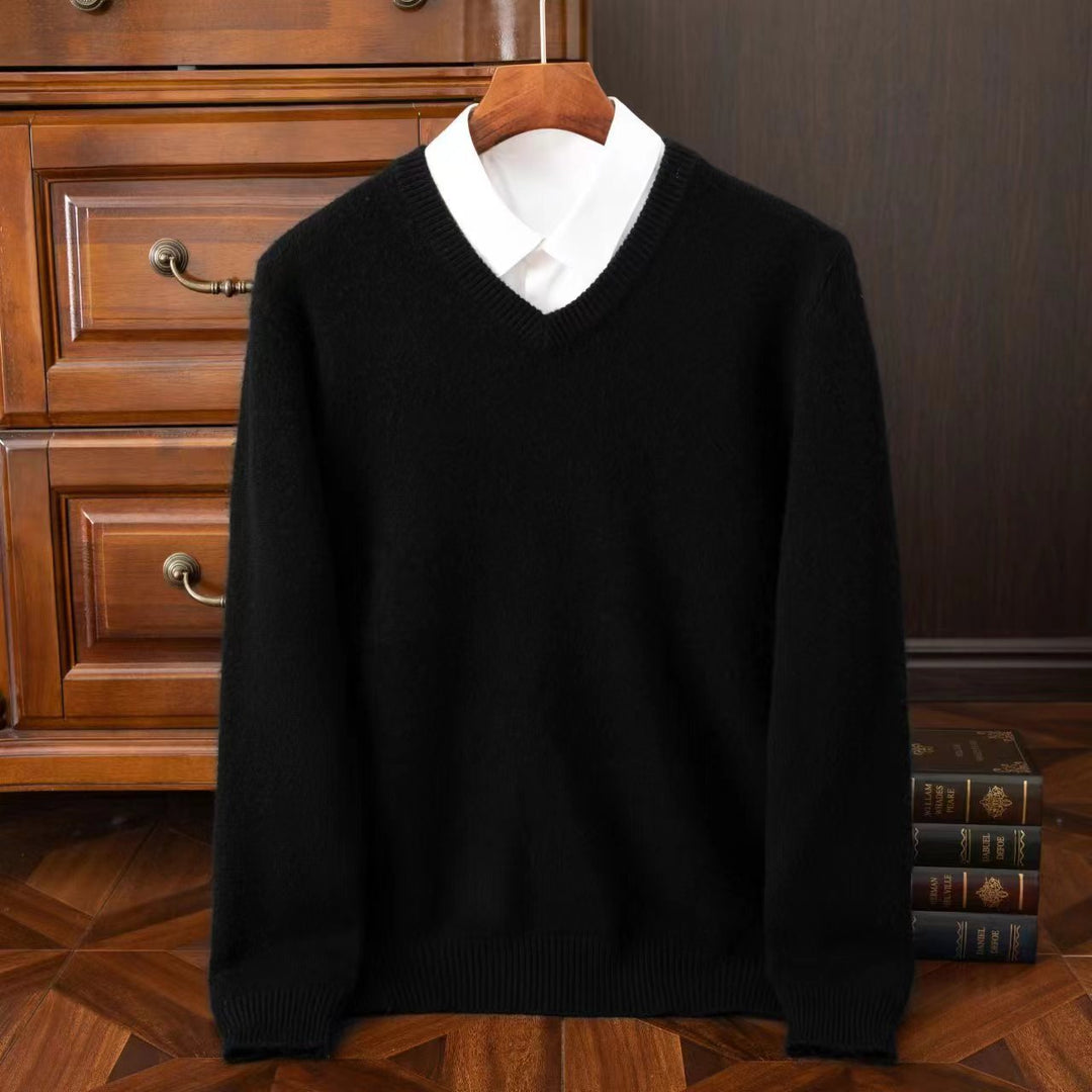 Classic, thick men's wool sweater