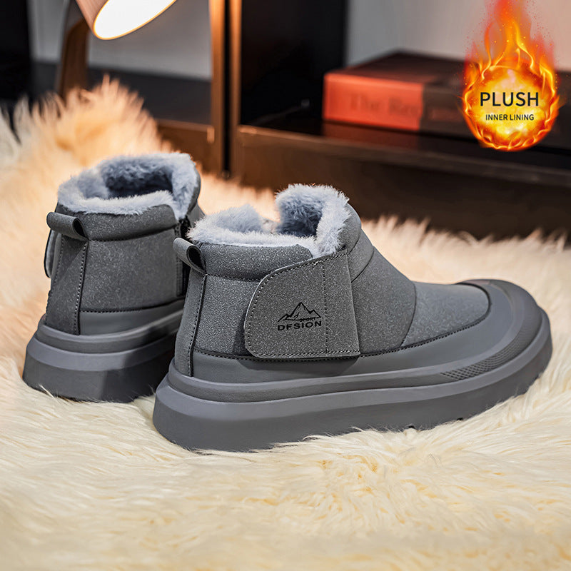 Insulated men's winter boots, water-repellent, mid-high shaft