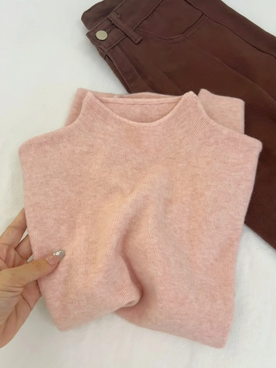 Ladies knitted pullover with stand-up collar, lined