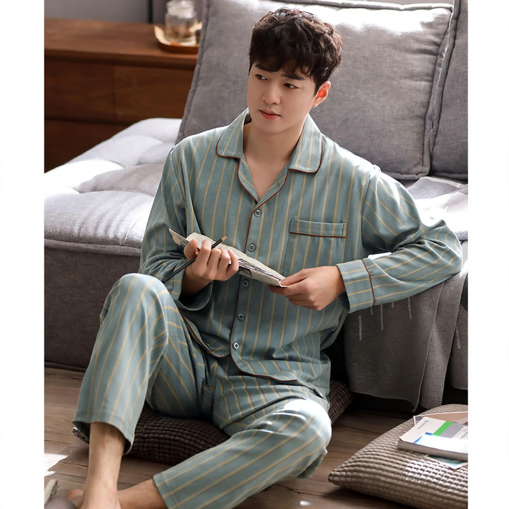 Men's pajamas made of pure cotton, loose fit
