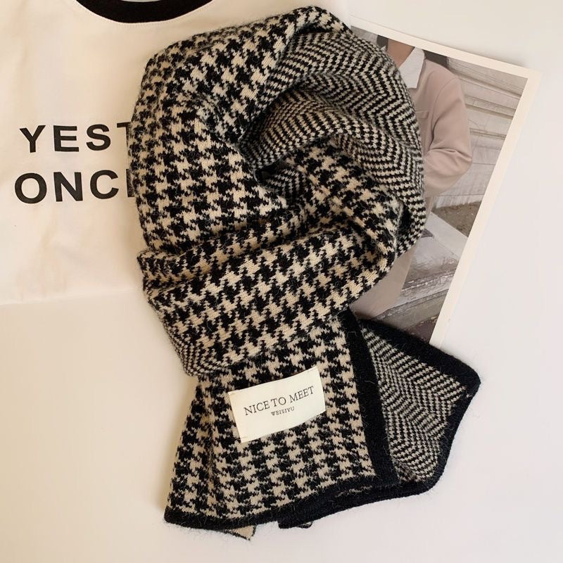 Knitted houndstooth scarf, 160cm