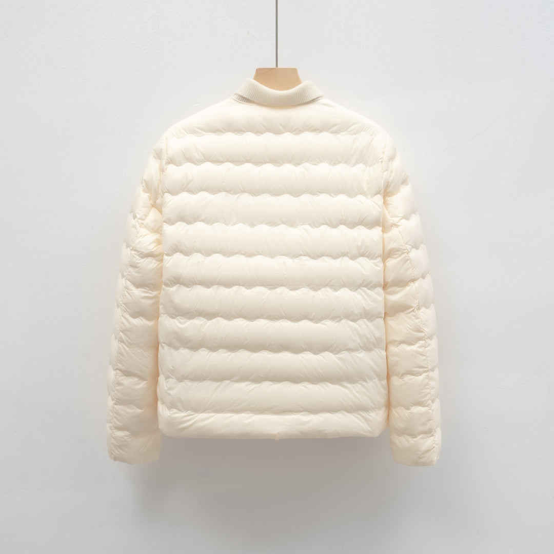 Light women's down jacket with round neck and wave pattern