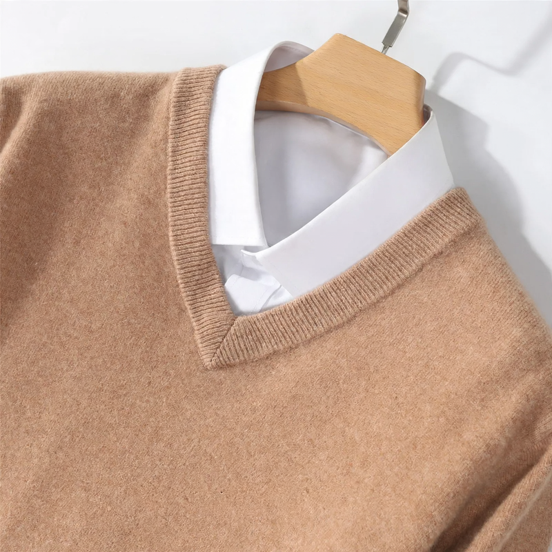 Men's wool pullover with V-neck