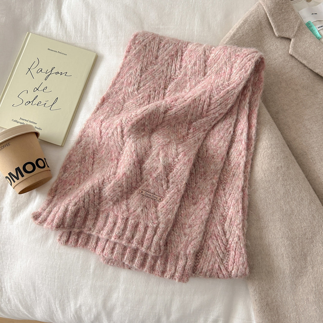 Knitted scarf made of alpaca wool blend