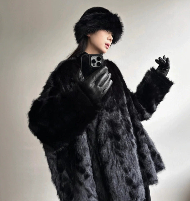 Warmer faux fur coat with bat sleeves
