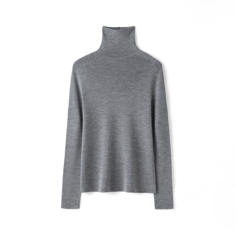Women's turtleneck sweater made of merino wool