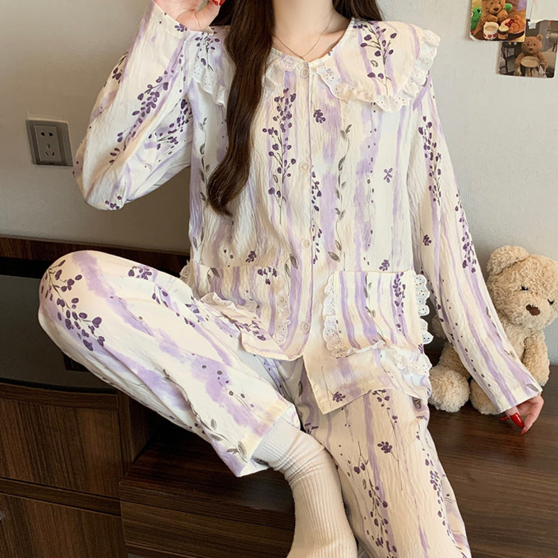 Women's pajamas, long, with lace collar