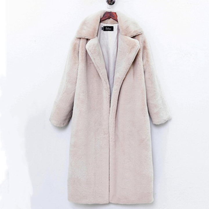 Women's coat in fur look for street style