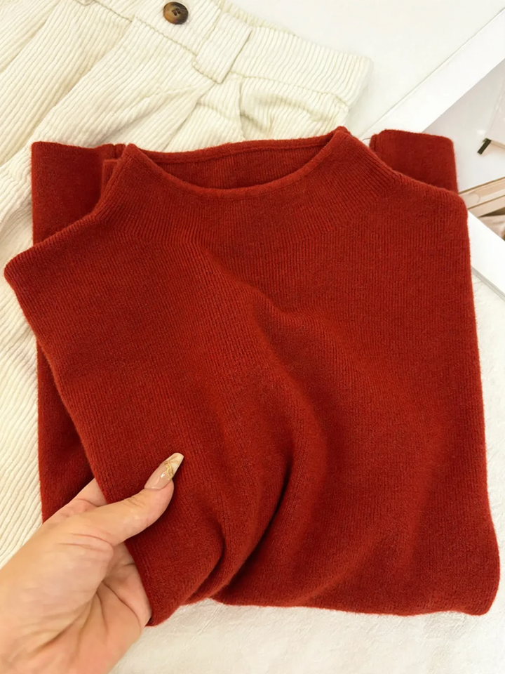 Elegant women's knit sweater with half collar