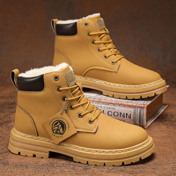 Padded men's work boots in oversized sizes
