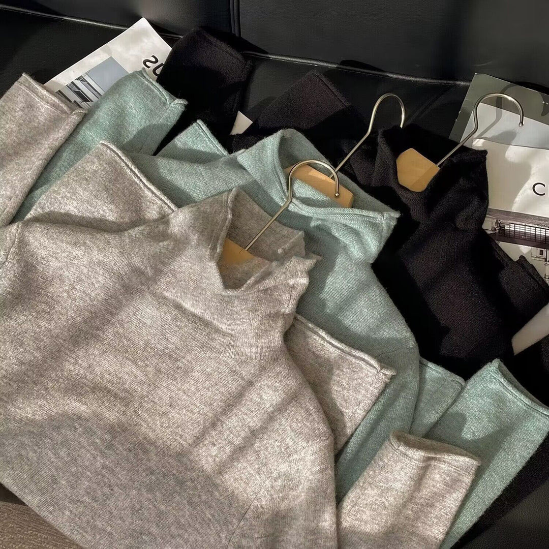 Women’s wool pullover with stand-up collar