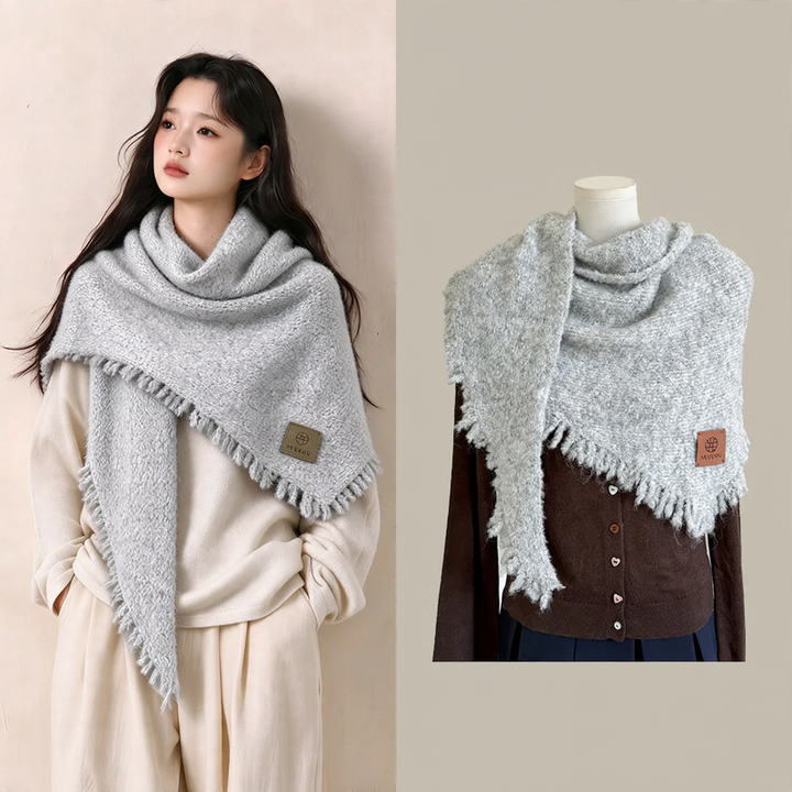 Triangle scarf with wool content, warming
