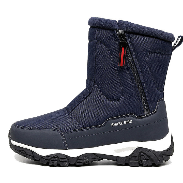 Insulated men's winter boots with non-slip sole