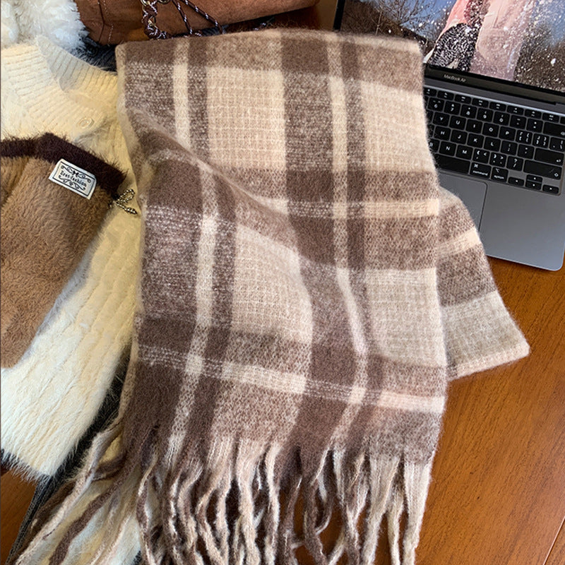 Checkered scarf, soft and warming, 190 cm