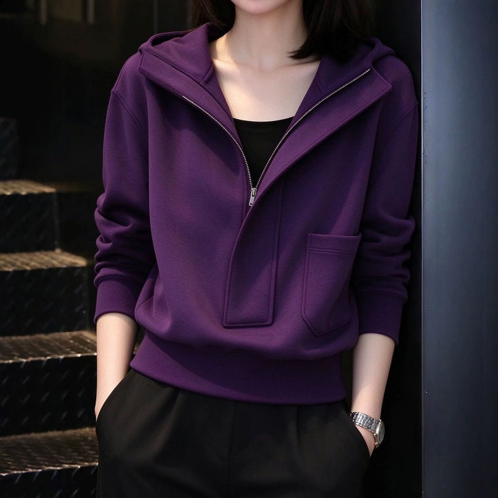 Ladies sweatshirt with stand-up collar and half zipper