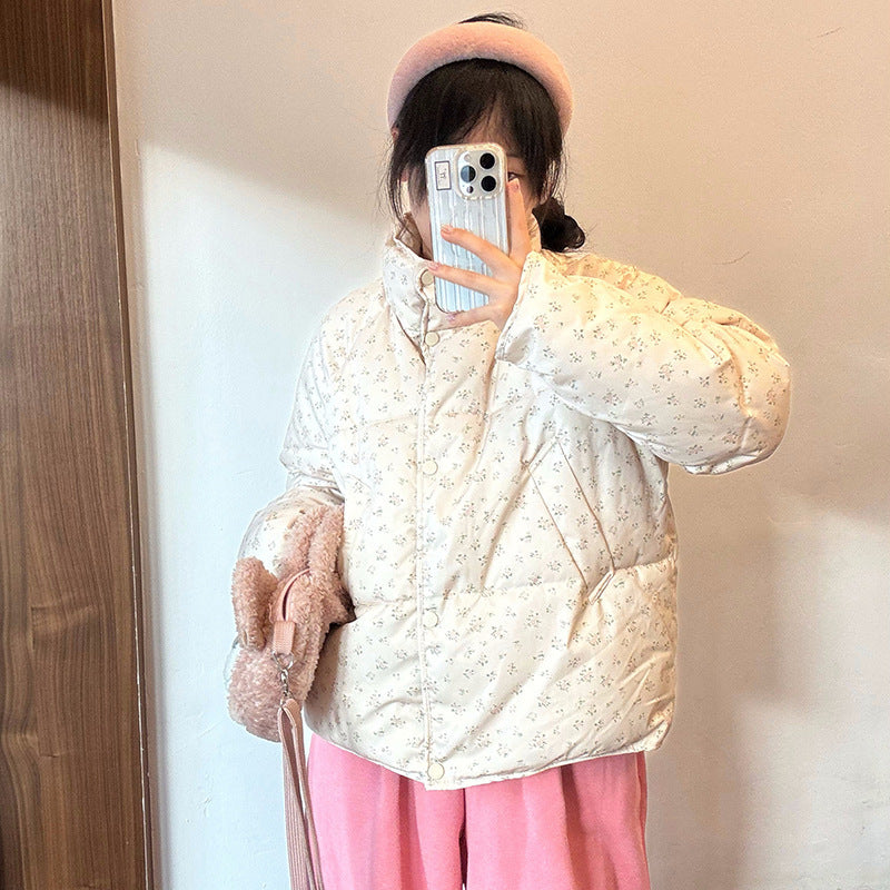 Short women's quilted jacket with floral pattern, oversized fit