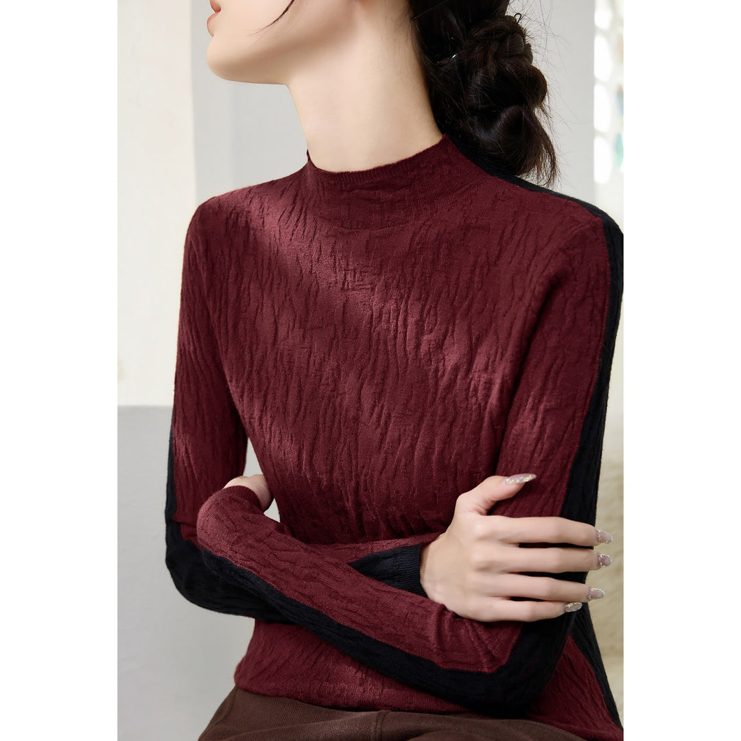Women's knitted pullover with texture, standing collar, reversible