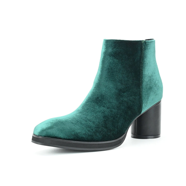 Elegant men's Chelsea boots