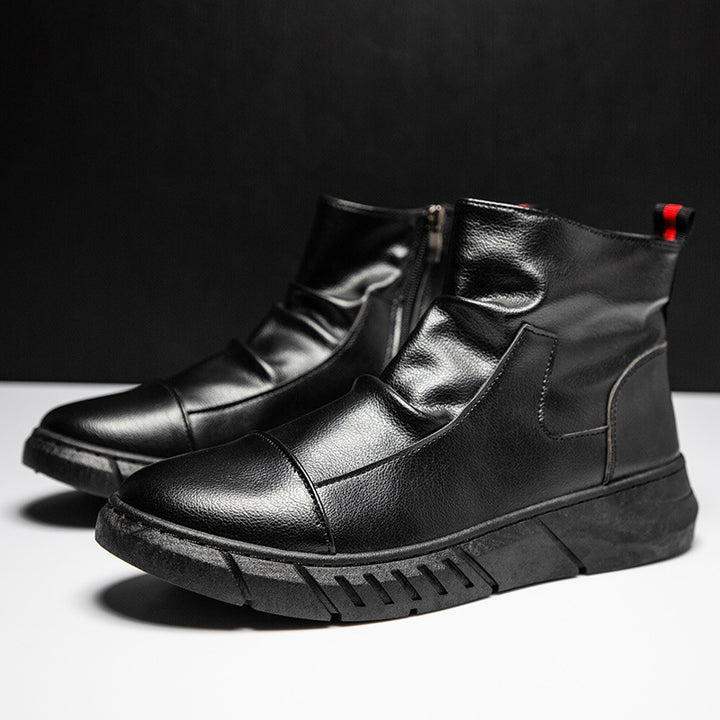 Fashionable men's boots, lined, in British style