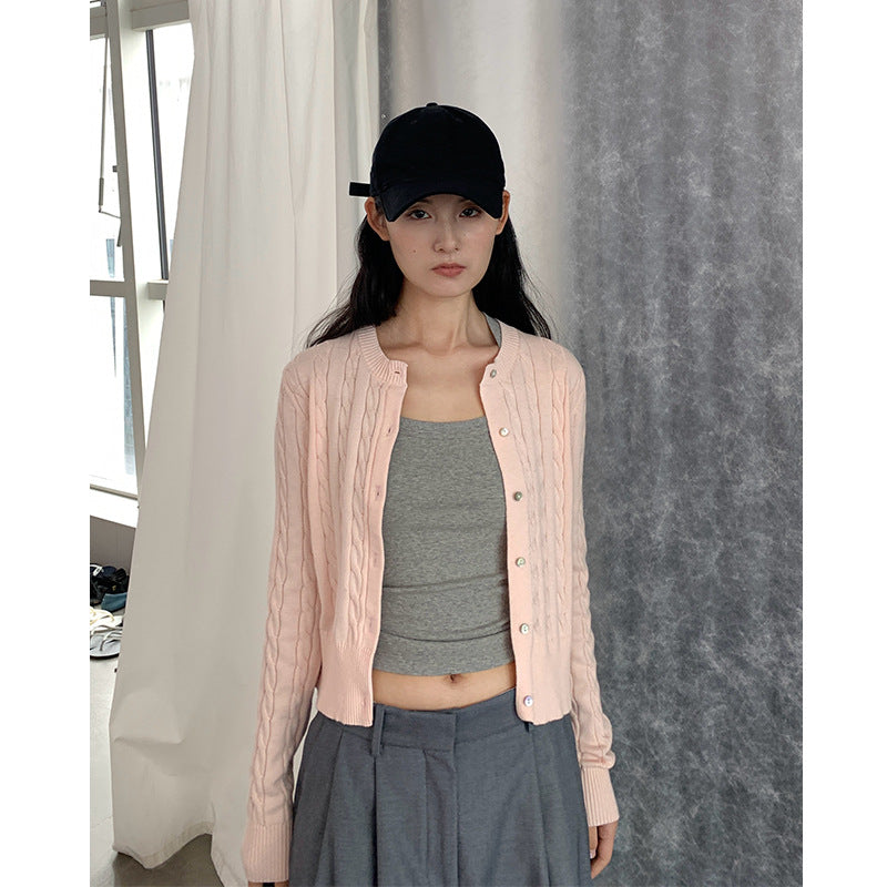 Women's cardigan with cable pattern and round neckline