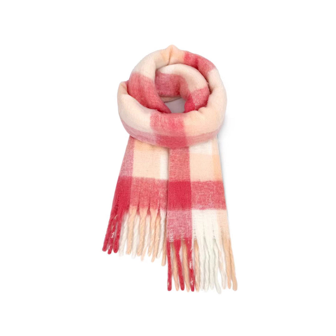 Warmer scarf made of soft yarn, long and versatile