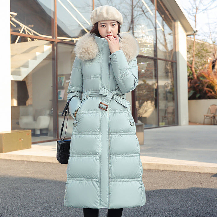 Long women's winter coat, tailored, with belt and fur collar