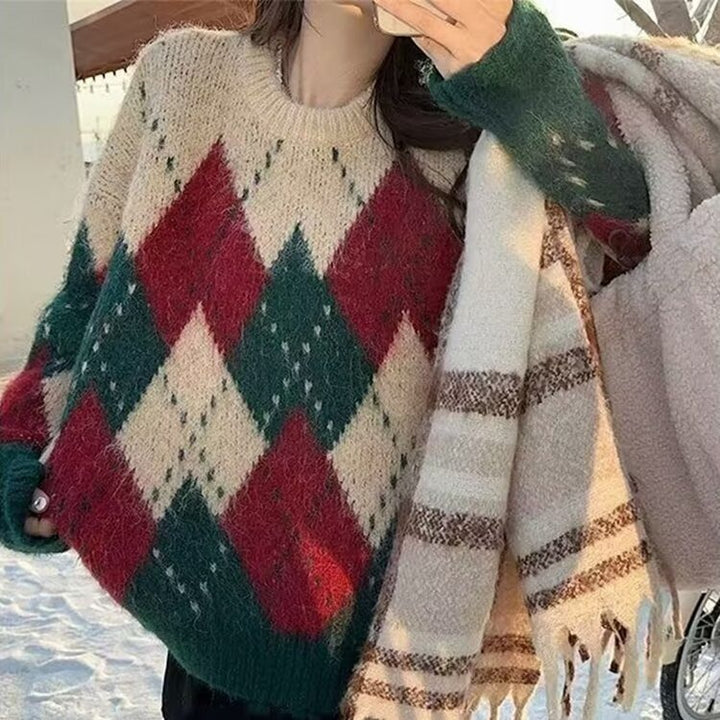 Women's knitted sweater, loose, with diamond pattern