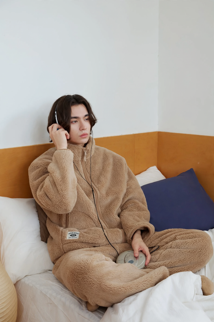 Men's house suit with stand-up collar and zipper