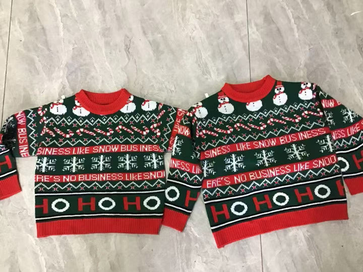 Loose knit sweater with Christmas motif