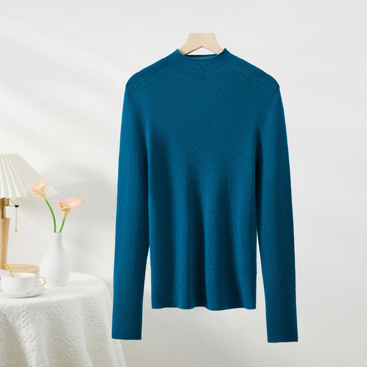 Women's turtleneck sweater made of merino wool