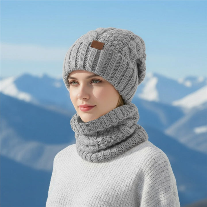Women's knitted beanie and scarf set, warm lined