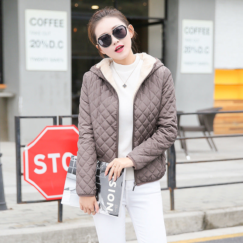 Short women's padded jacket with lamb fleece lining