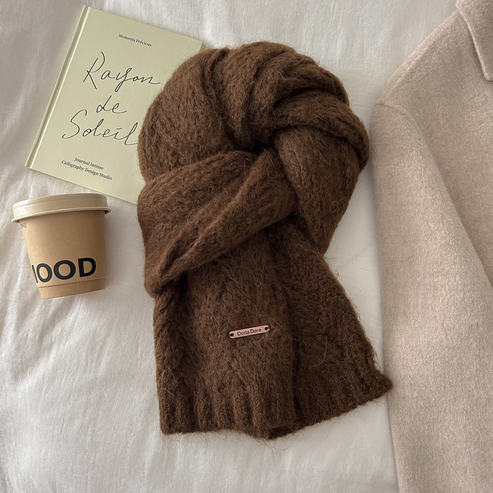 Knitted scarf made of alpaca wool blend