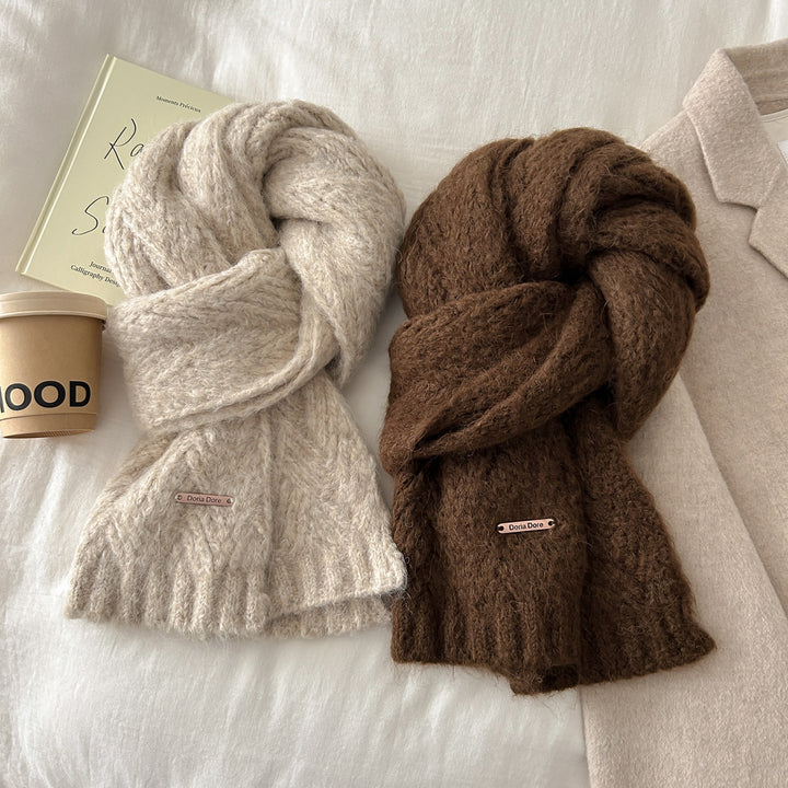Knitted scarf made of alpaca wool blend
