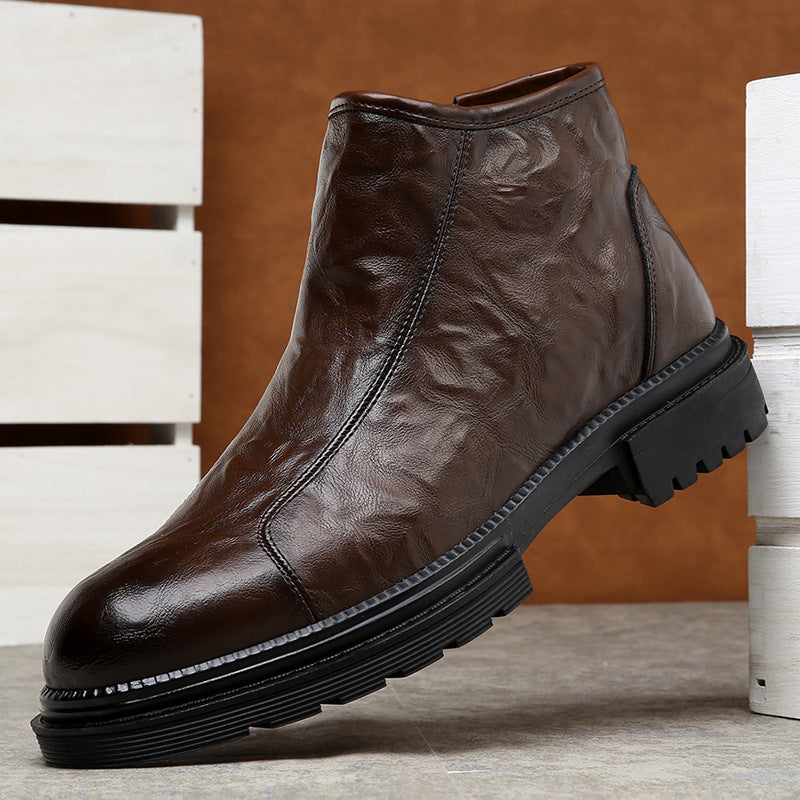 Robust men's leather boots in vintage style