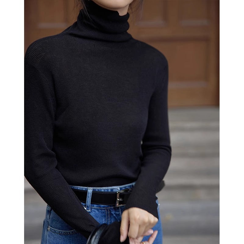 Women's wool pullover with stand-up collar
