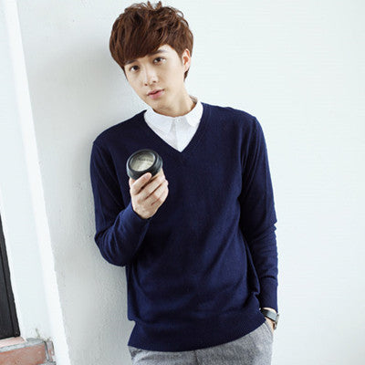 Men's knitted sweater with V-neck