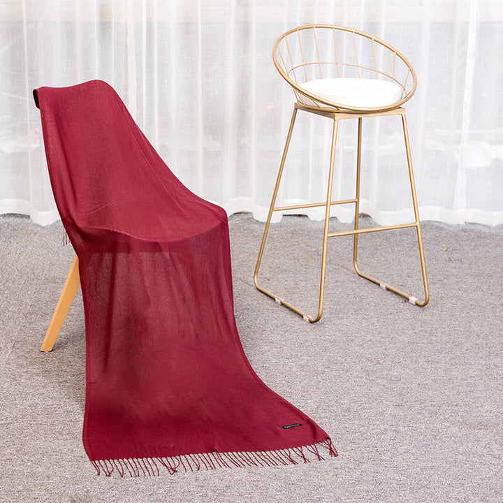 Thick scarf in cashmere look with fringes