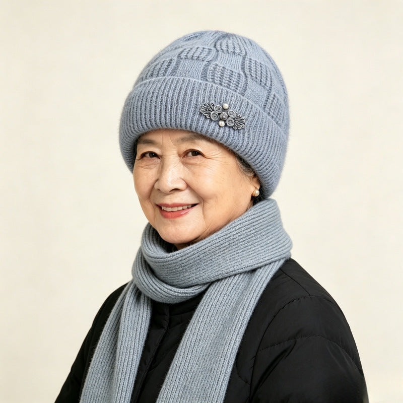 Knit set for women: hat and scarf, lined
