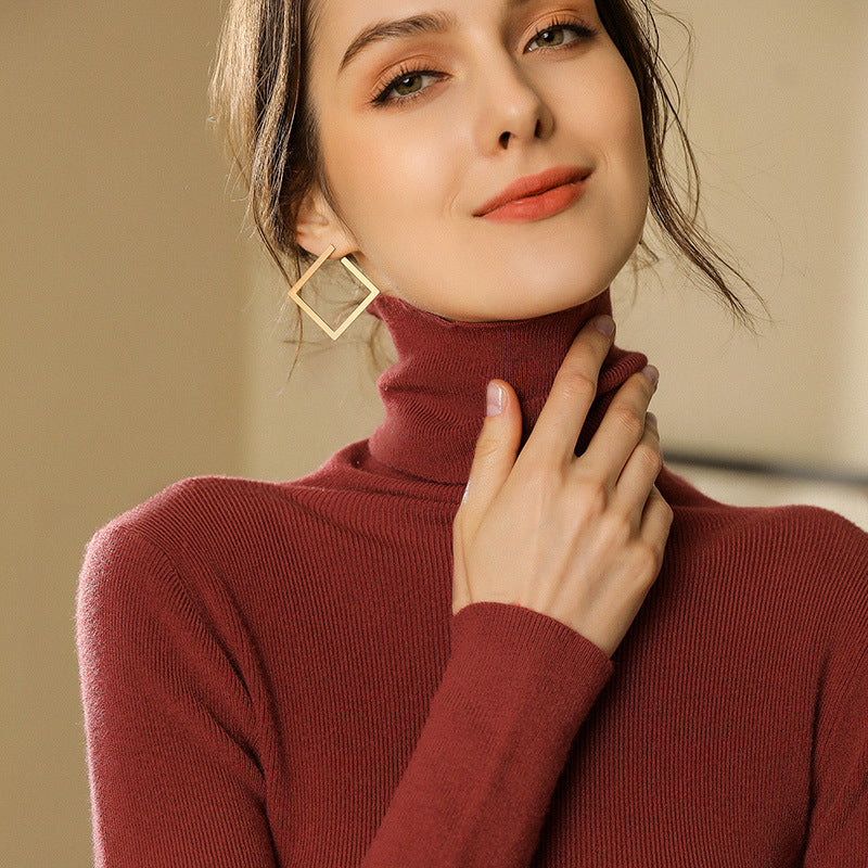 Narrow cut turtleneck knit sweater