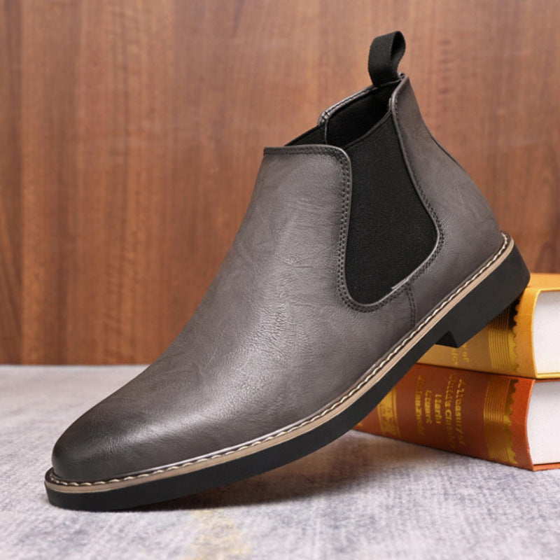 Elegant men's Chelsea boots in British style