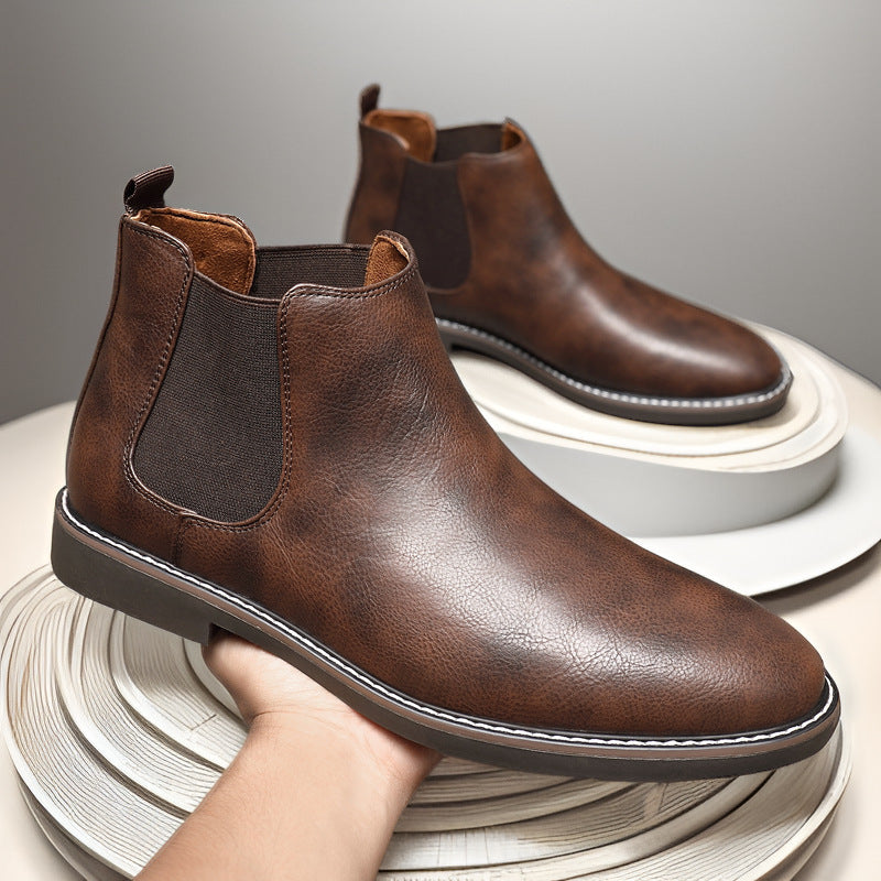 Elegant men's Chelsea boots in British style