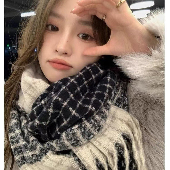 Knitted winter scarf with bear motif
