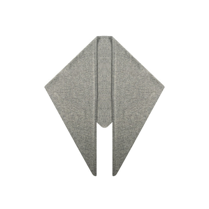 Triangle scarf made of 100% wool, elegant and warming