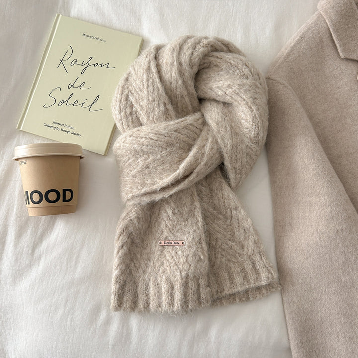 Knit scarf made of wool blend fabric with alpaca content