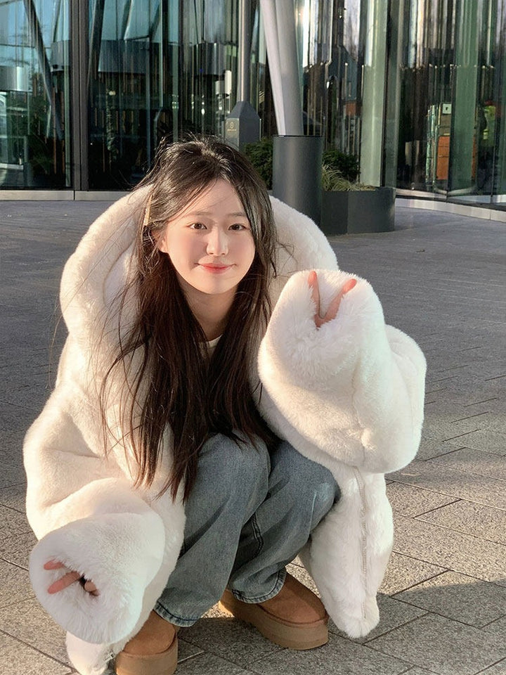 Mid-length coat with hood made of lamb fleece imitation