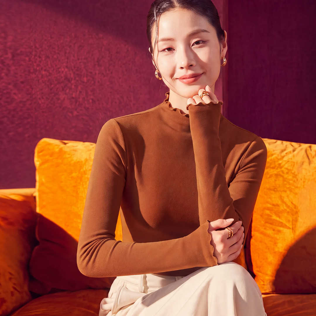 Women's undershirt with stand-up collar and ruffle edge