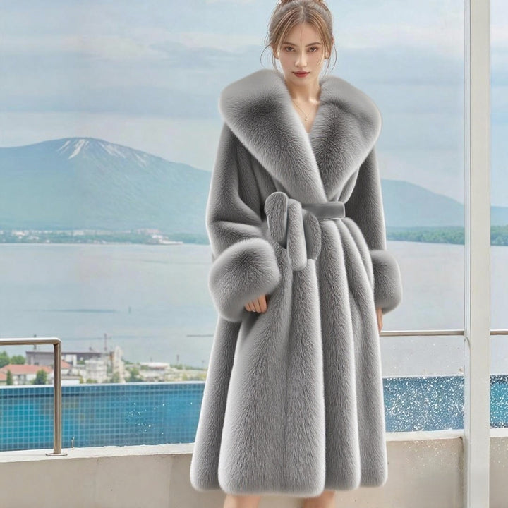 Long women's coat with faux fur collar